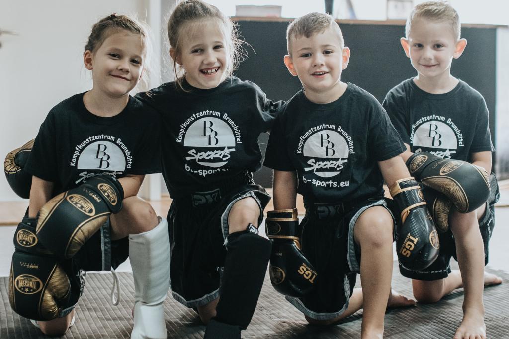 Kinder Selbstverteidigung mit Kickboxen & Krav Maga